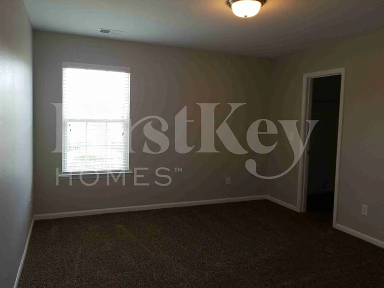 1309 Waldridge Ct — Photo 33
