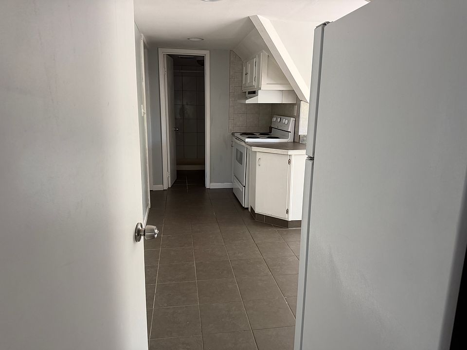 1st image of 364 Alexander St