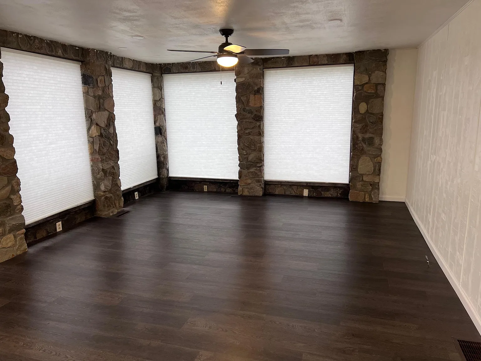 1 bed, 900 sqft, $850 — Photo 2