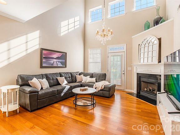 2nd image of 555 Pine Links Dr