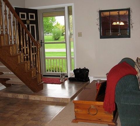 5th image of 614 W Maplewood Dr