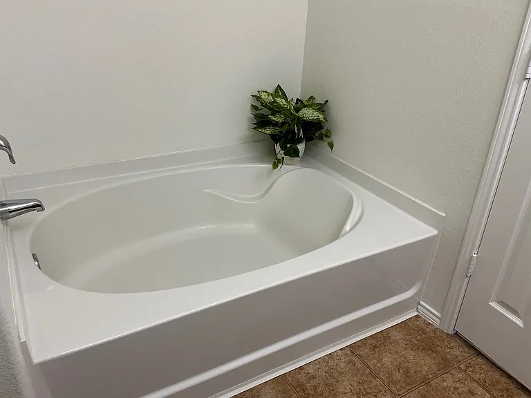 Garden tub in primary bath