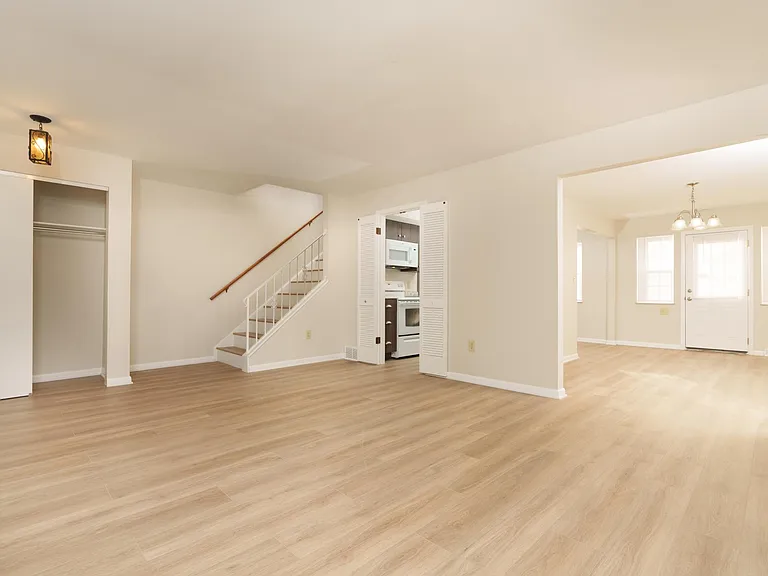 51 Mimosa Dr #31 — Photo 1
