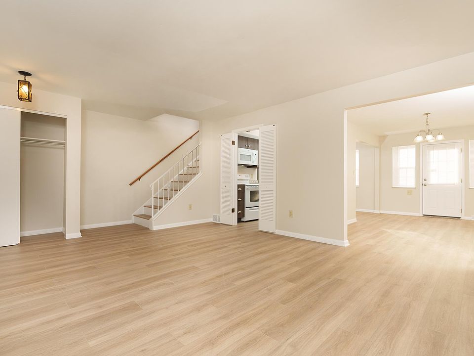1st image of 51 Mimosa Dr #25