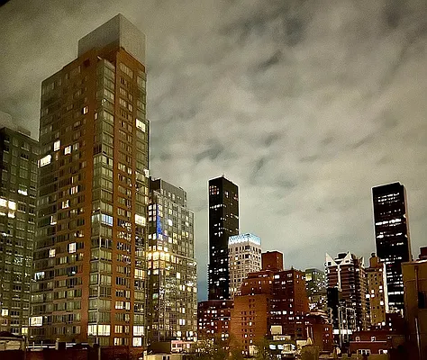 Sold by Manhattan Boutique Real Estate | media 11