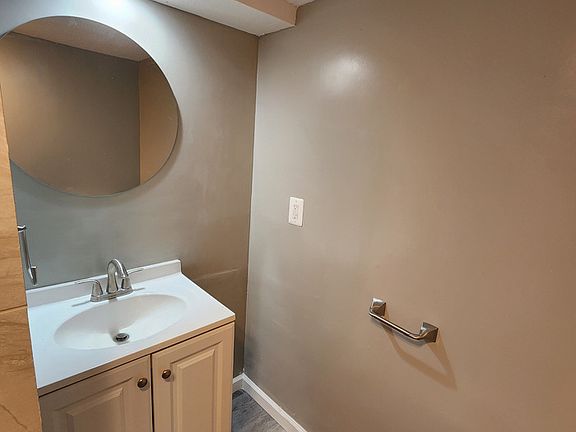 4th image of 1006 NW Range St #1006