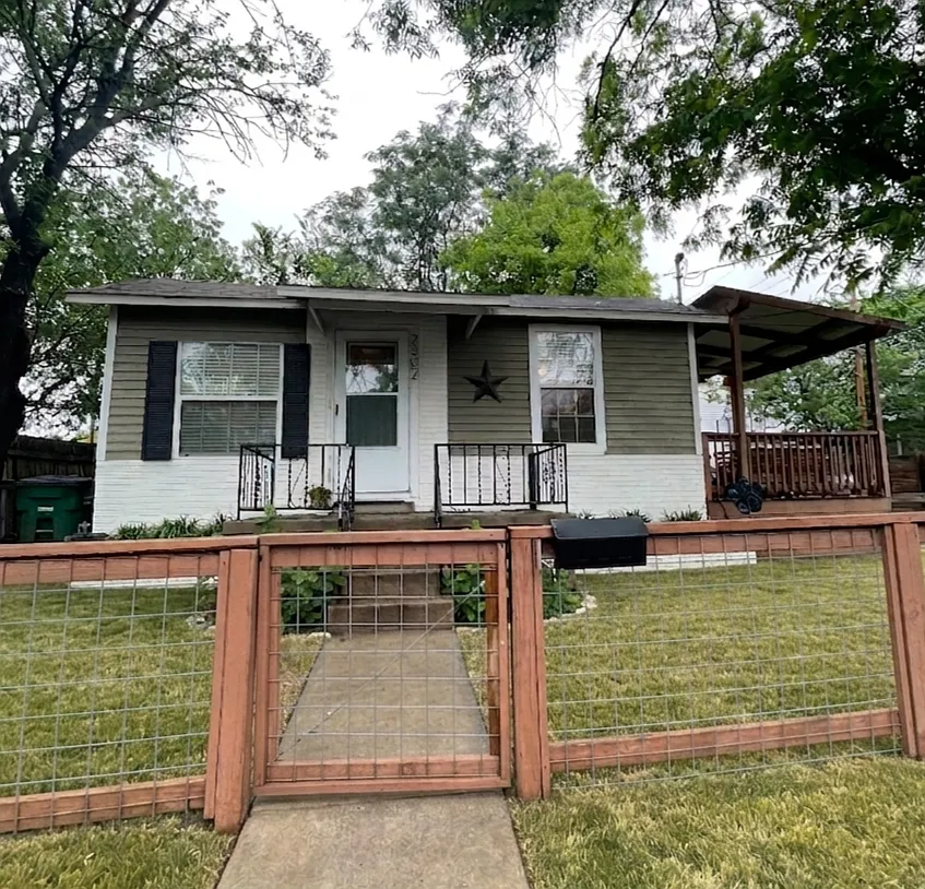 front of the house - 2302 E 18th St