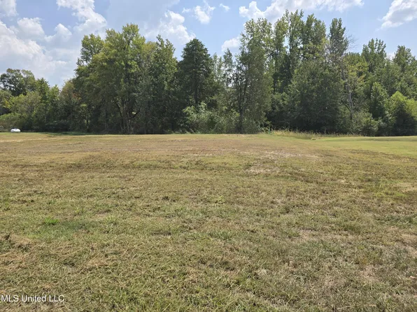 111 Carolina Cir #84, Senatobia, MS 38668