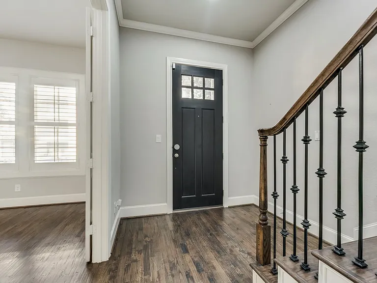 747 Will Rice Ave — Photo 3