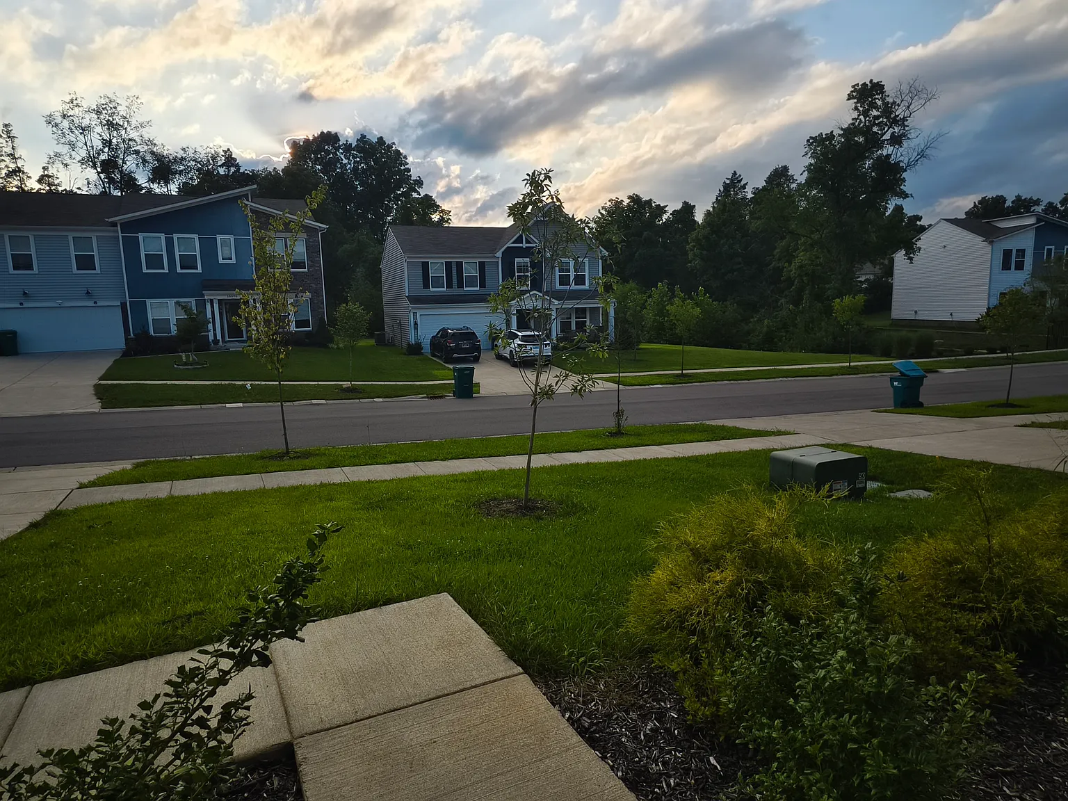 3 bed, 2.5 bath, 1991 sqft, $2,700 — Photo 3