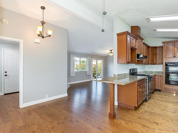 3rd image of 210 Daphne Drive
