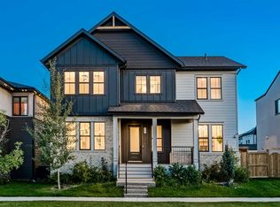19 N Bluerock Ave SW, Calgary, AB T2Y 0R6