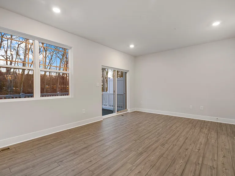 258 Waterstone Rd — Photo 11