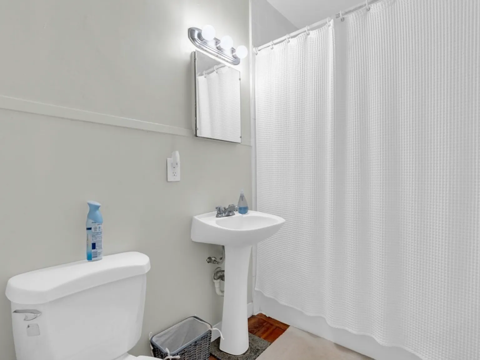 2 bed, 800 sqft, $2,900 — Photo 1