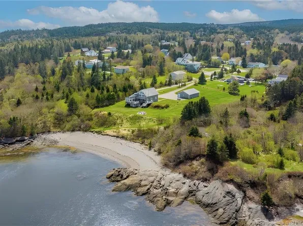 396 Point Rd, Saint John, NB E2M 7J9