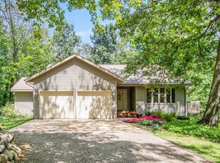 12430 Hunters Ridge Ln, Plainwell, MI 49080