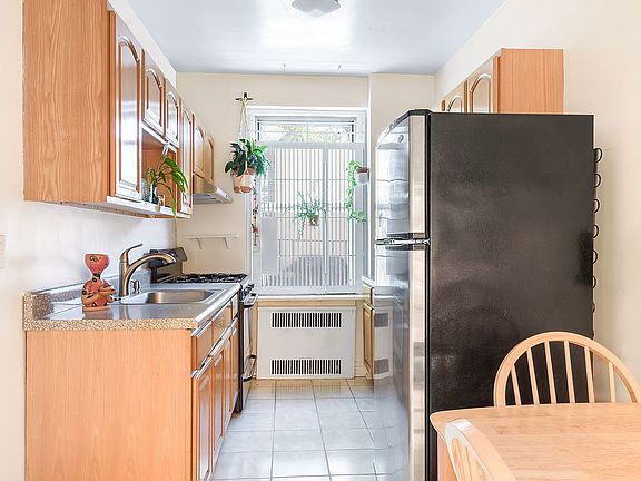 5th image of 3626 Kings Hwy APT 2D