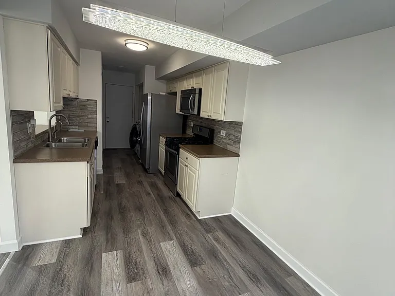 371 Wisteria Dr — Photo 3