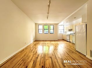 917 W Dakin St #917101, Chicago, IL 60613