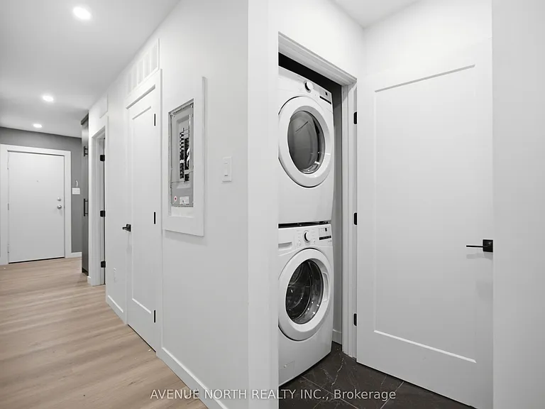 180 Clarence St #1 — Photo 14