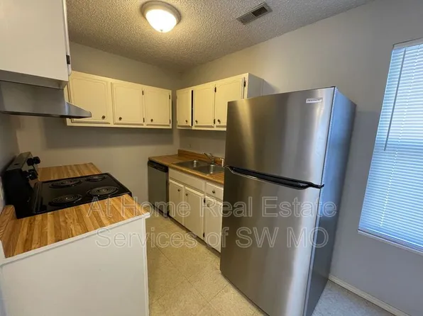 1636 N Benton Ave APT J, Springfield, MO 65803