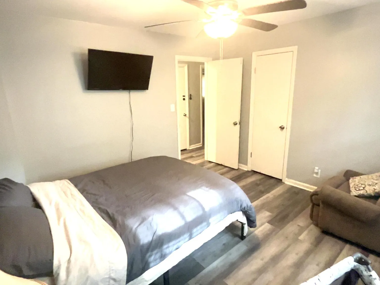 4 bed, 3.0 bath, 2200 sqft, $866 — Photo 2