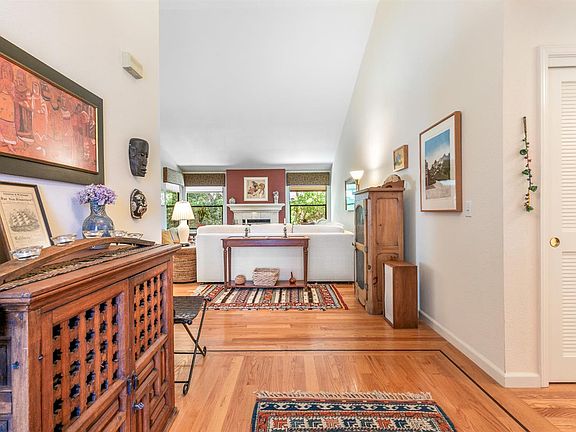 3rd image of 426 Woodley Way