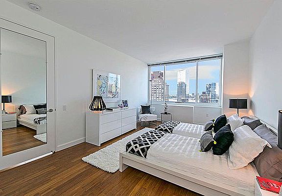4th image of 160 W 62nd St APT 6A