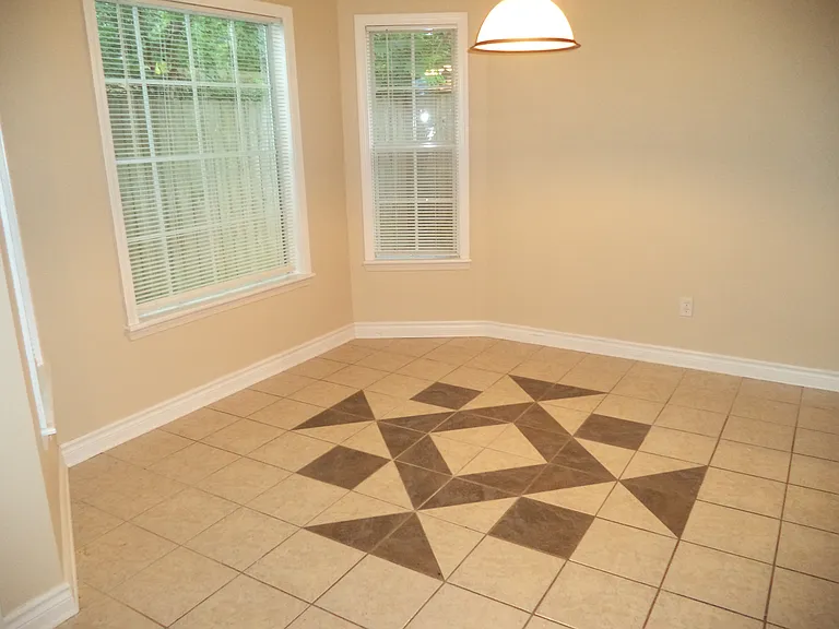103 Wintergreen Ct — Photo 3