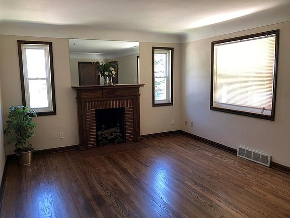3rd image of 6355 Heitzler Ave