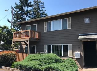 388 E Clarendon St, Gladstone, OR 97027
