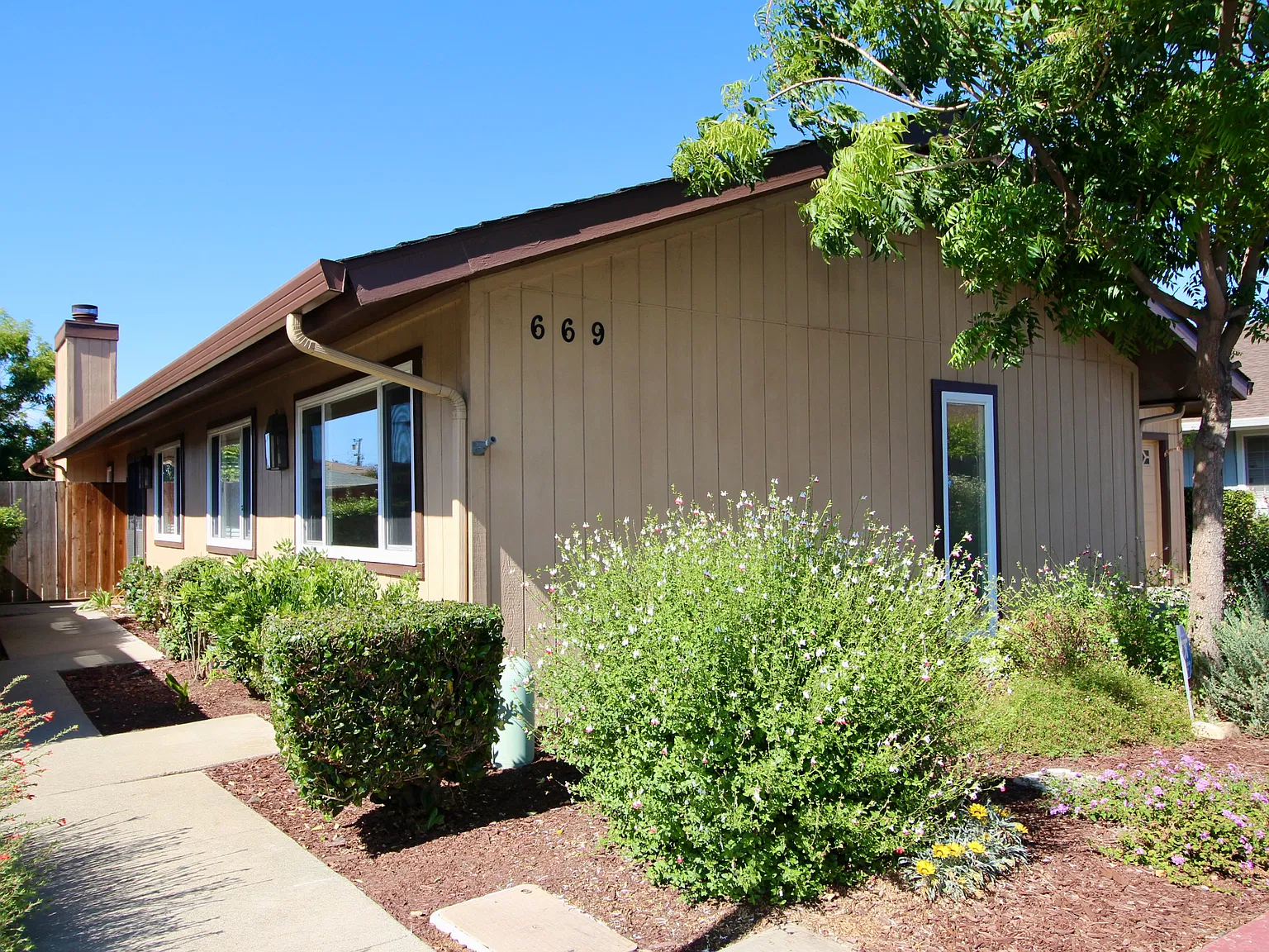 3 bed, 1517 sqft, $3,400 — Photo 3