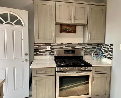 342 Mott Ave Photo 1
