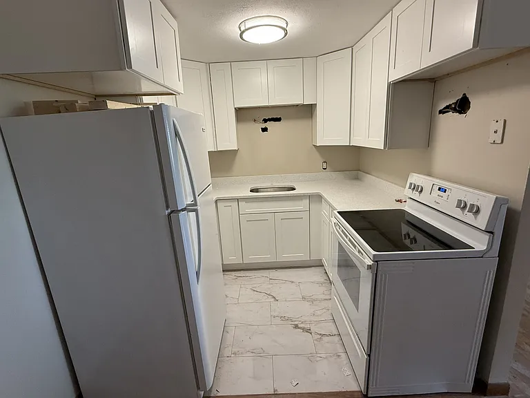 255 Elm St — Photo 5