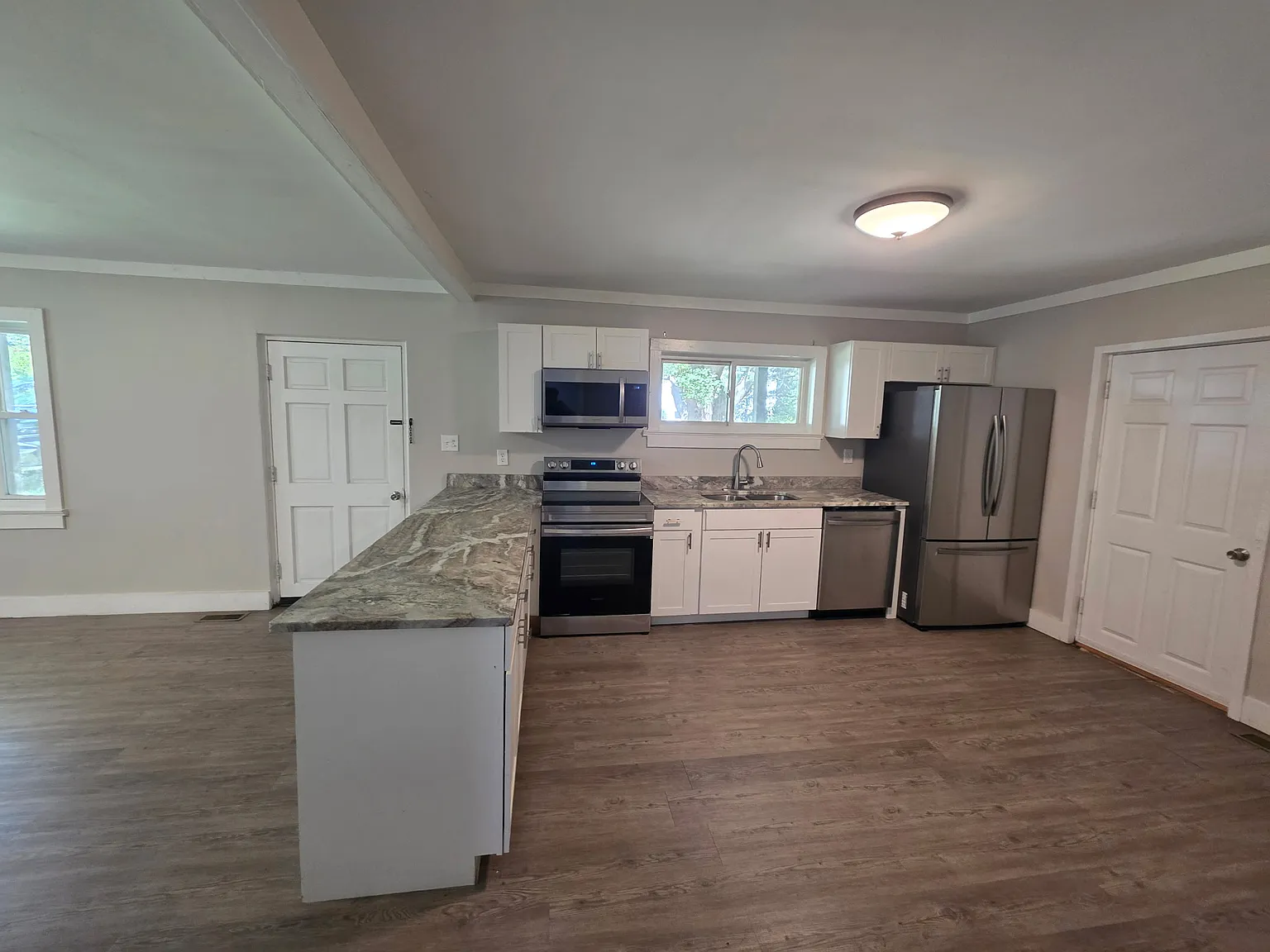 2 bed, 1152 sqft, $1,200 — Photo 4
