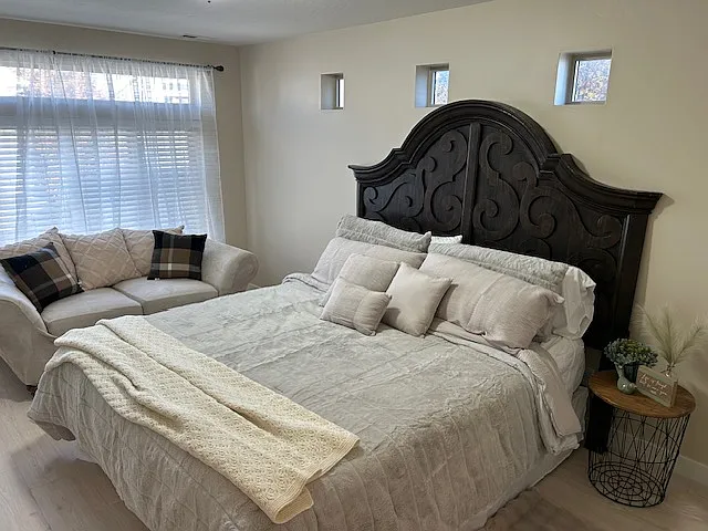 415 S 740 E — Photo 24