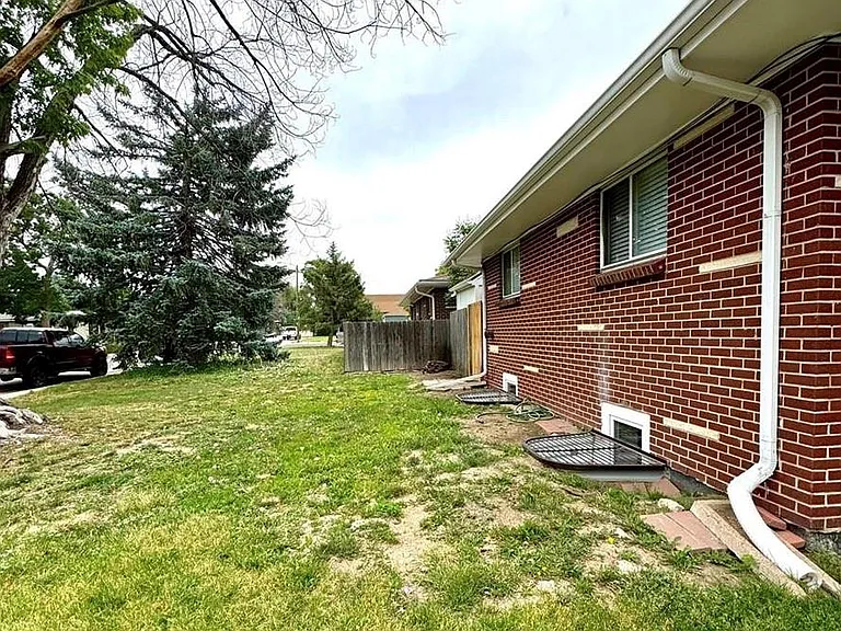 4306 W 78th Ave — Photo 2