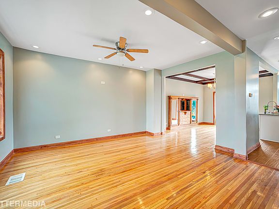 3rd image of 7221 S Calumet Ave