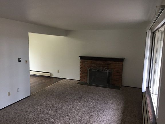 4th image of 10324 123rd Street Ct E
