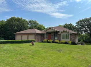 6948 Ottawa Ct, Ozawkie, KS 66070