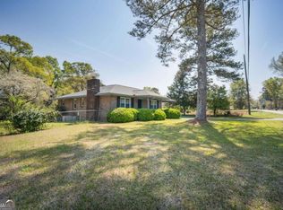 290 W Valley Dr, Fort Valley, GA 31030