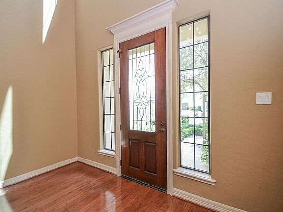 2nd image of 19 Sweetwater Ct