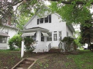 1917 25th St, Moline, IL 61265