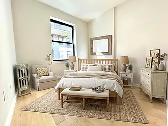 335 West 29th Street, #4L