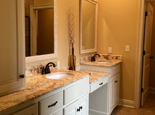 535 Erble Ln #L, Lake Charles, LA 70611