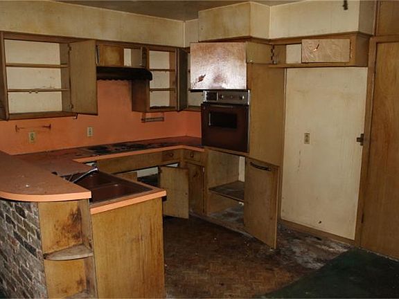 4th image of 5631 Elm Springs Dr
