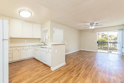 Willow Creek Apartments Photo 1