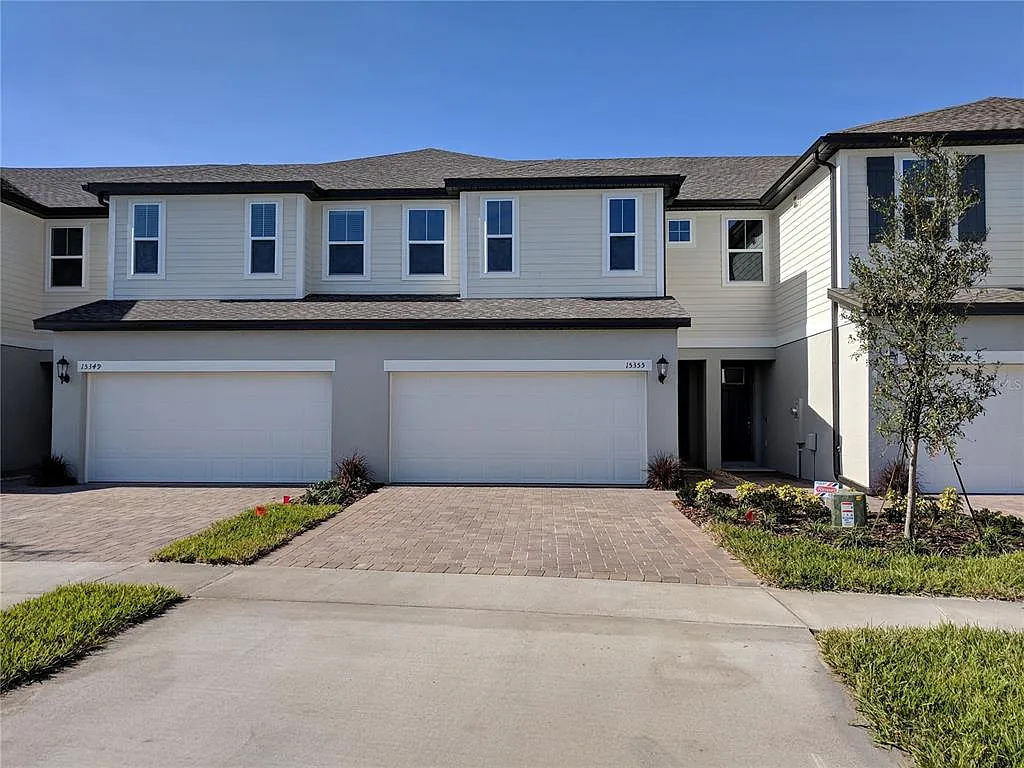 3 bed, 2.5 bath, 1747 sqft, $2,400 — Photo 1