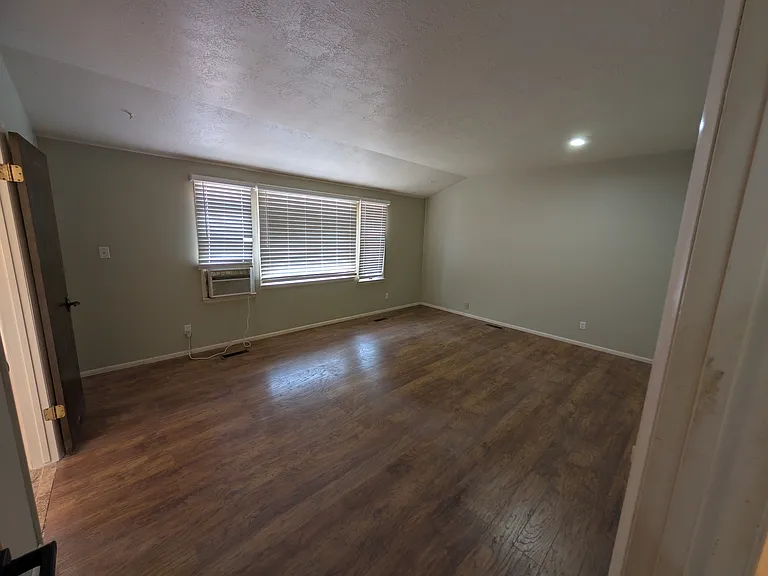 533 N Clarion Rd — Photo 35
