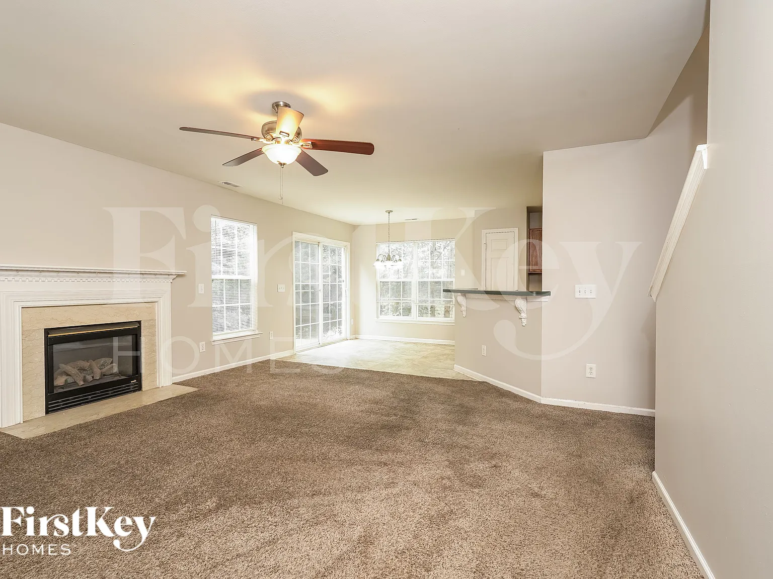 4 bed, 2.5 bath, 2161 sqft, $1,815 — Photo 2